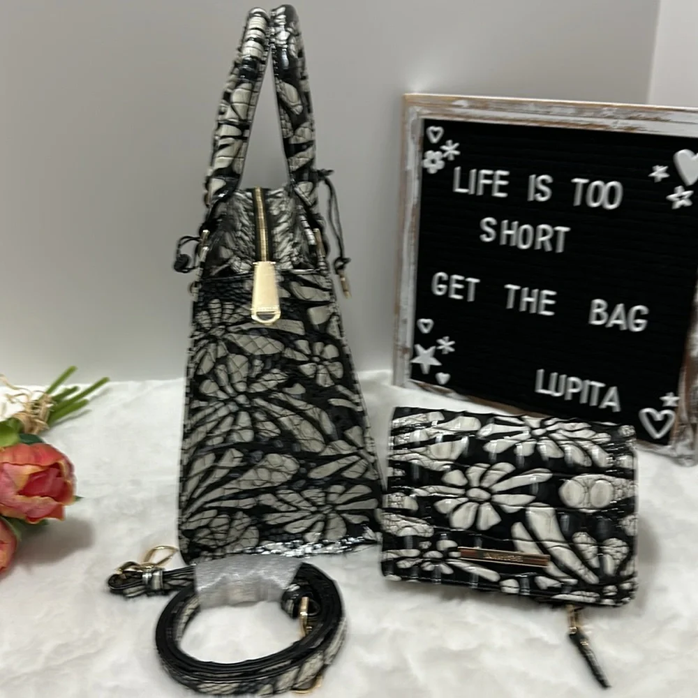 Brahmin Cami/Hanna wallet in Daisy Batik - Picture 7 of 17